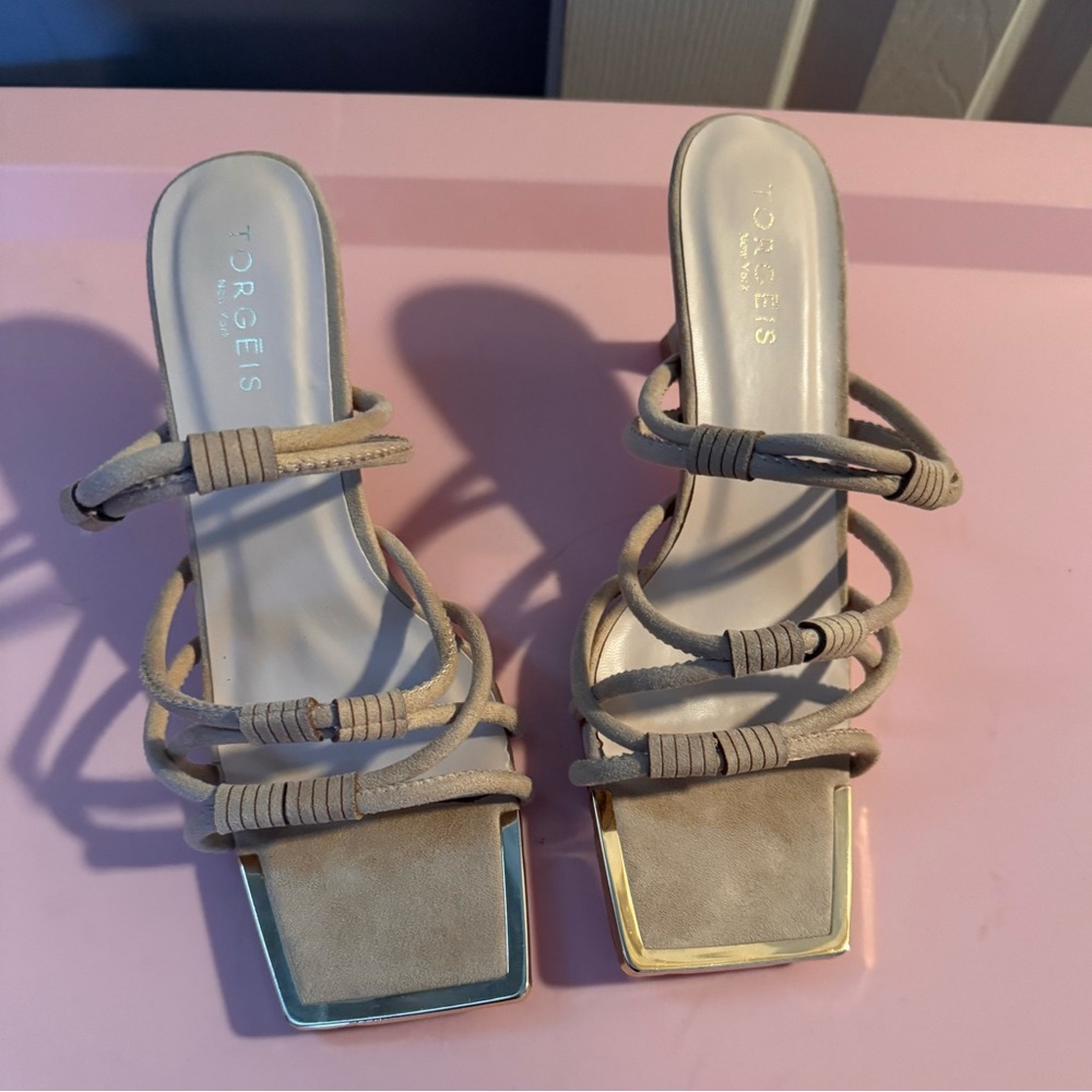 Brand new gold flat toe kitten heels